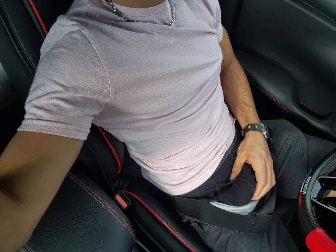 I can't resist when I get hard in my car. This video is fucking hot (25)