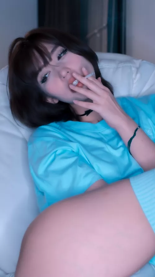 I think smoking makes a girl sexier 