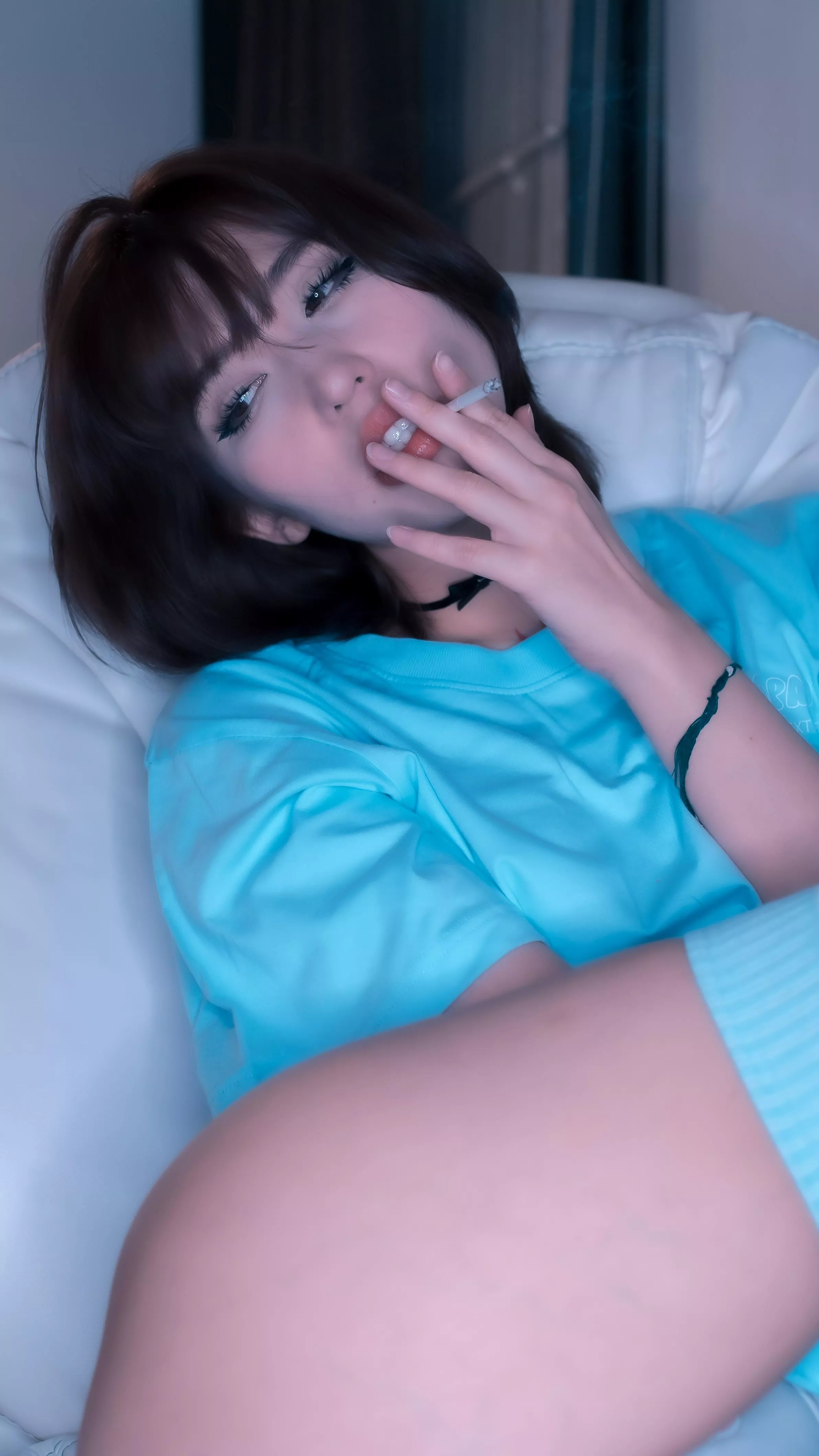 I think smoking makes a girl sexier 