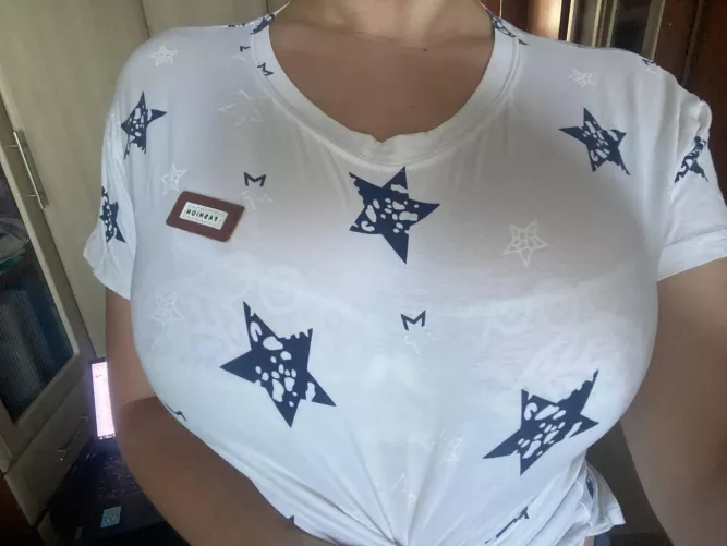 Oh, look at my bra lines