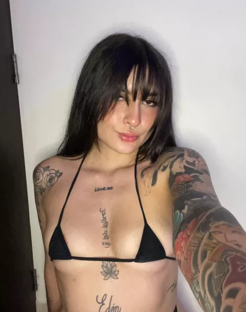 Shes a 10/10 but she loves to give you blowjobs everyday