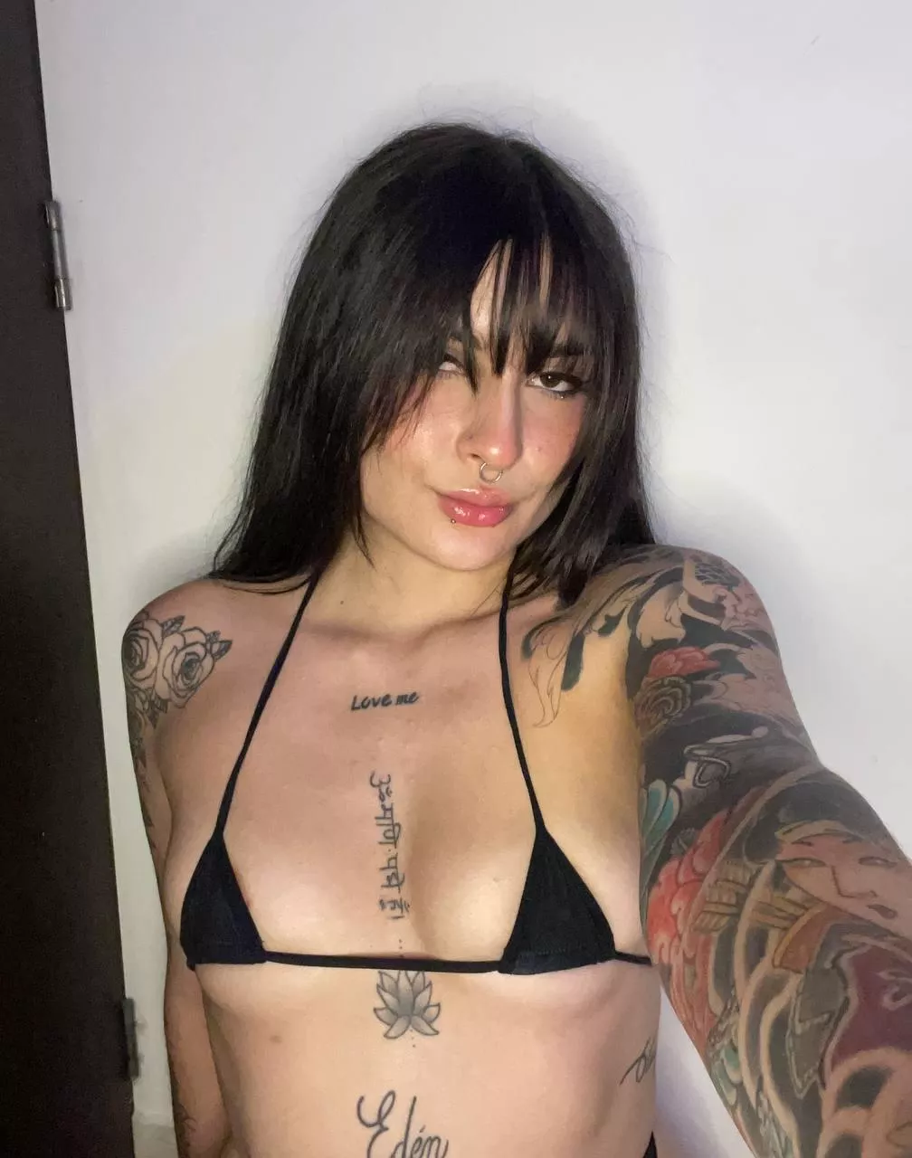 Shes a 10/10 but she loves to give you blowjobs everyday