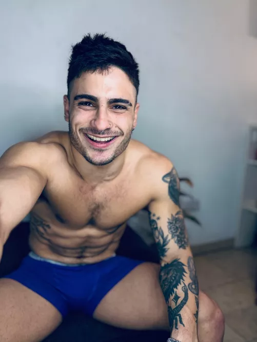 who loves tattoos and soccer? ;)