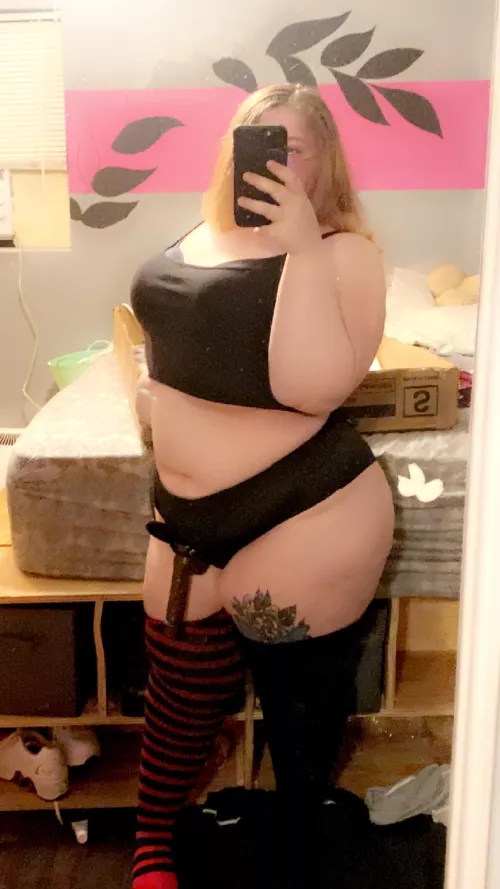 Who’s into BBW Dommes? 