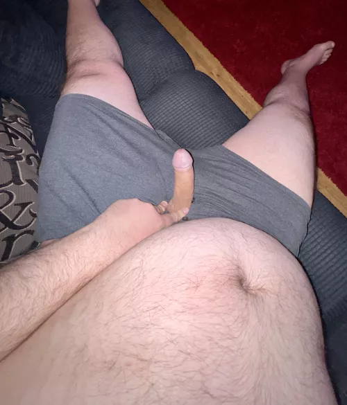 39 Uk,  come chill with this big guy. 