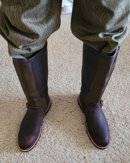 Bought some Chippewa snake-proof boots for general outdoorsy wear. They fit just fine on around the toes but are a tad loose at the heel. Will this be fixed by the normal break in period?