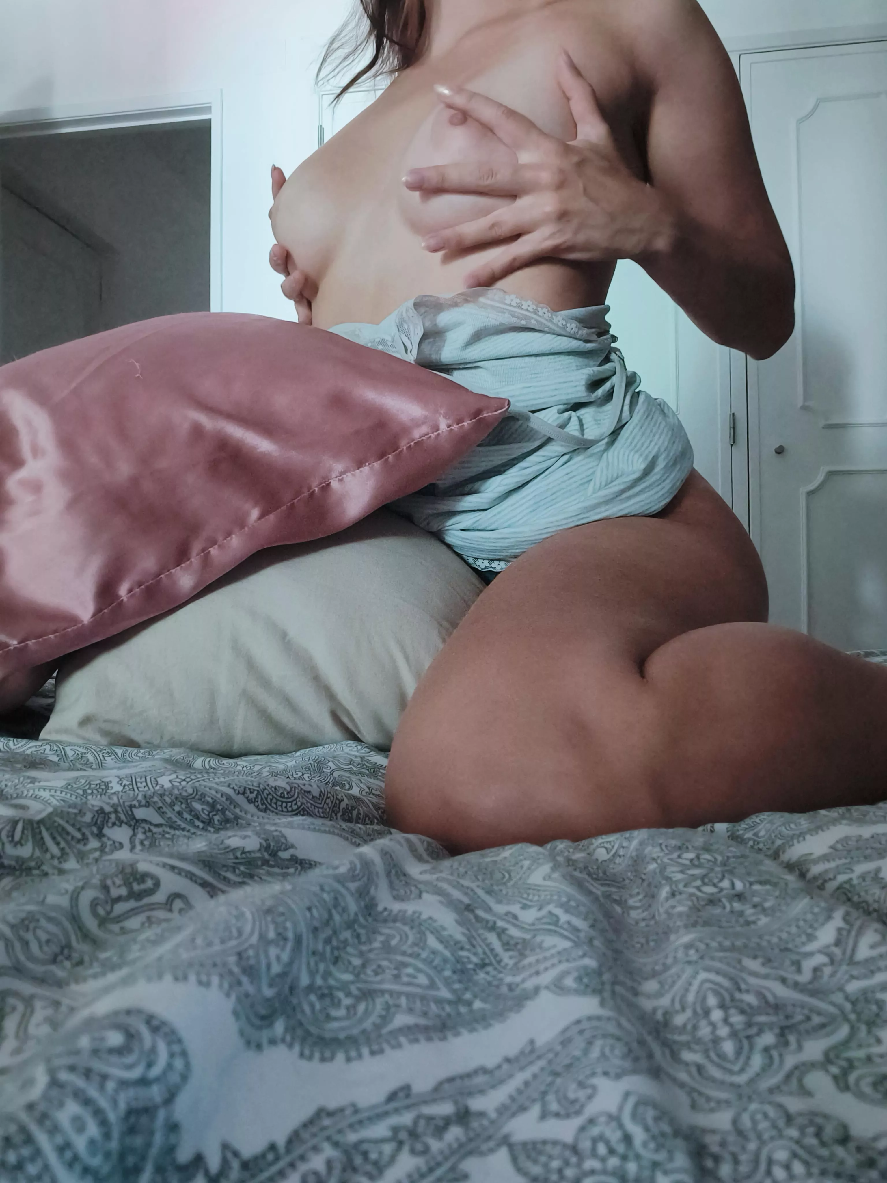 Can't help it 😩 (f)