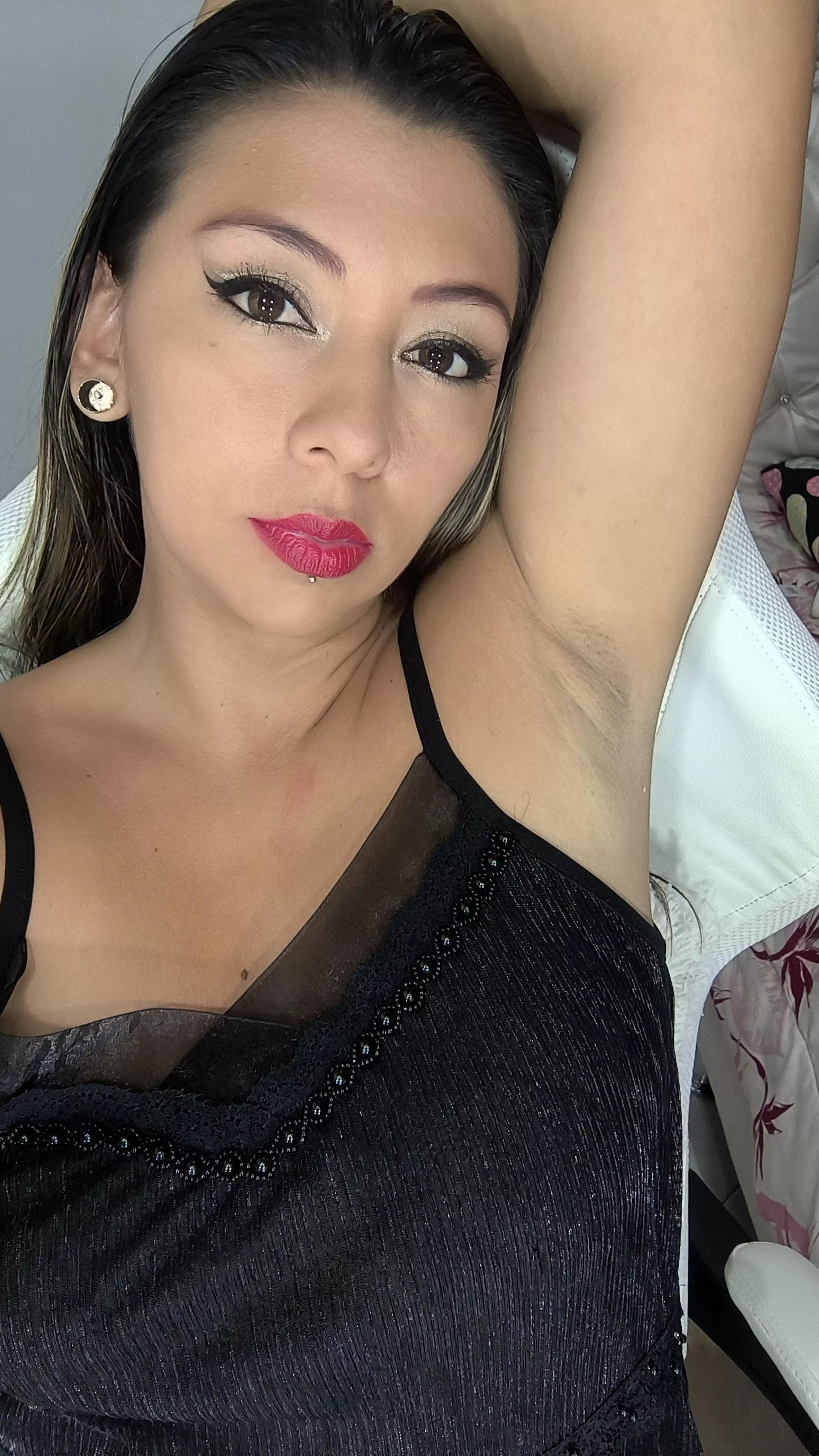 Come here, now and put your tongue 