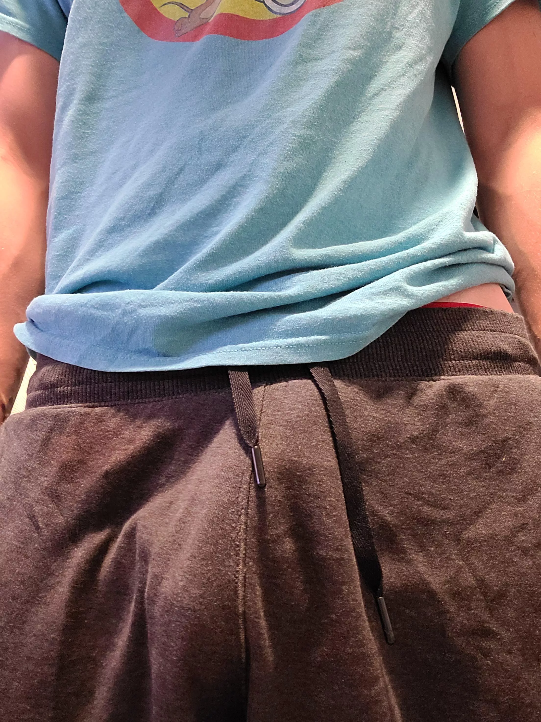 Do chicks really like sweats? 21M