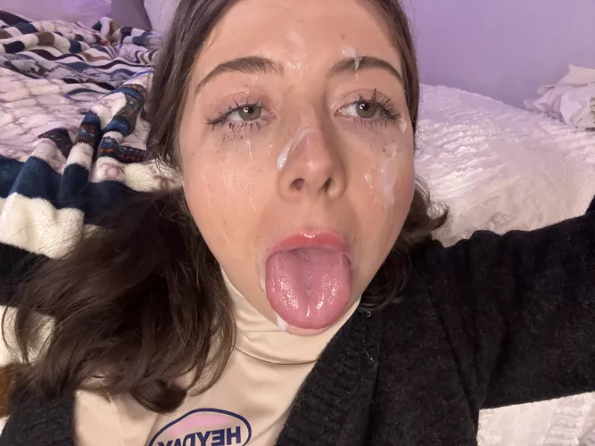 Feeling like a cum queen :)
