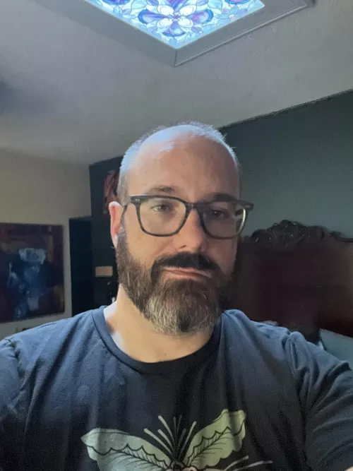 Happy Friday, fellas. 