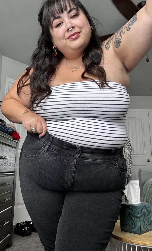 happy friday yall 🖤