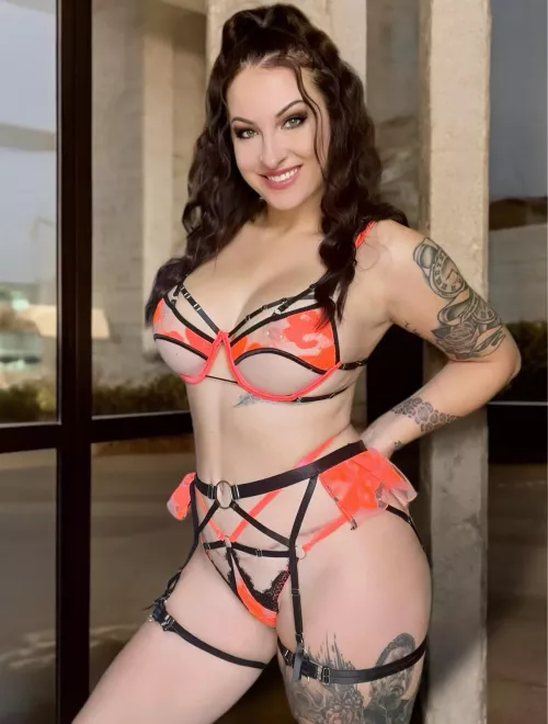 Hopefully tatted and curvy is your type 