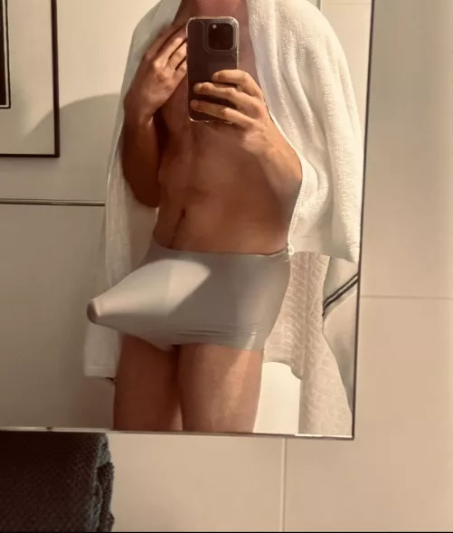 Hot showers do this to me. Makes me laugh.