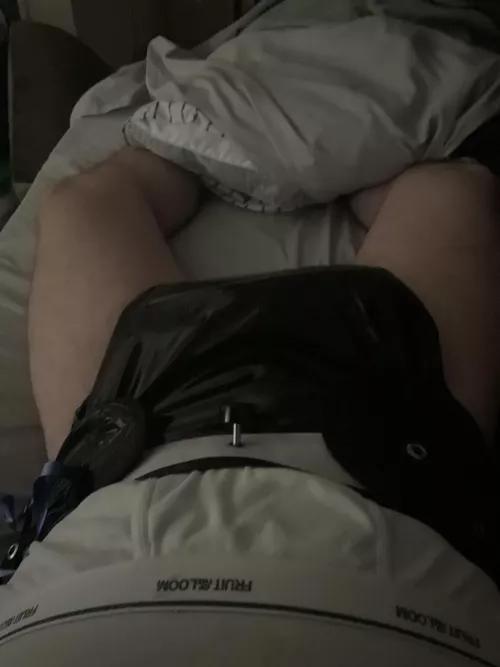 How lock my diaper on me so I can’t take it off? Used a belt over jeans over diaper and was able to slip off, this segufix is able to slip off too. so this might need some help, a thing to compli,emt this. ways that connect over this,go up over shoulde