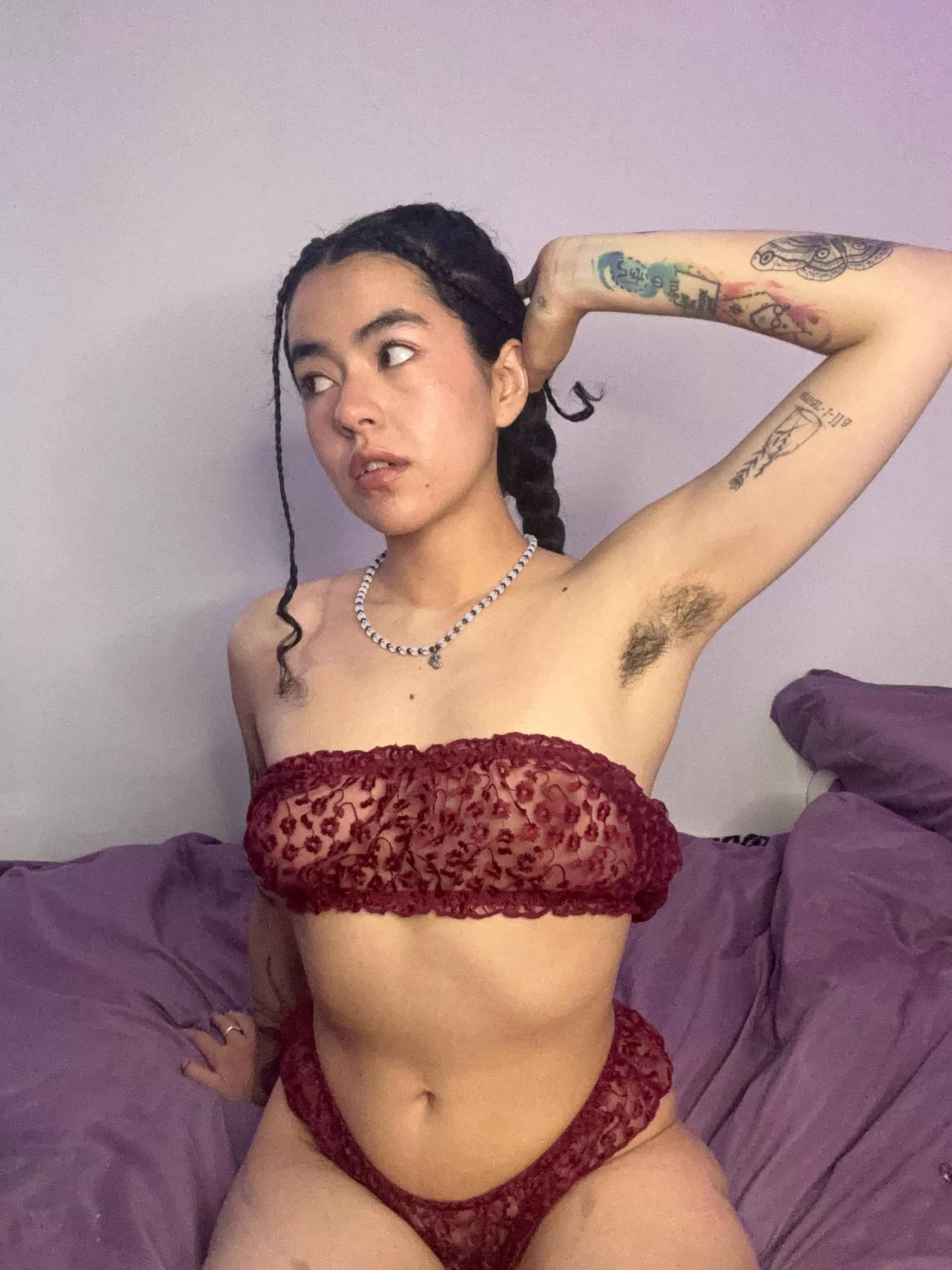 I always wonder if my pits turn guys on in public