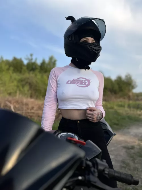 I rode with the wind and the extreme turns me on so much that even my nipples became hard
