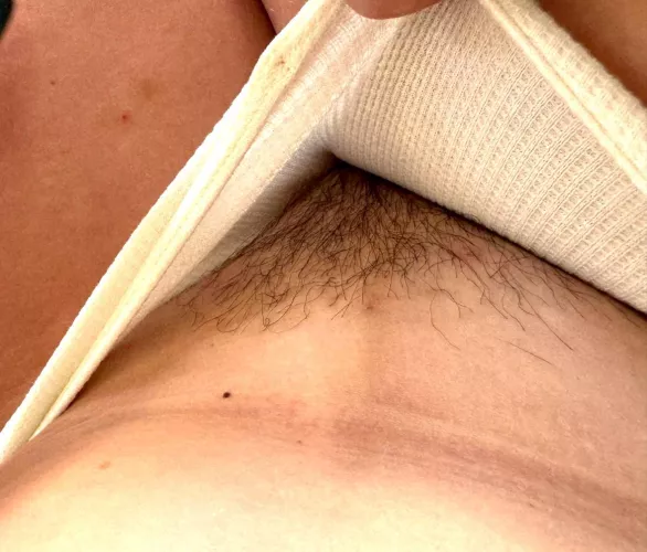 If you’re wondering what’s under those mom panties when you see us walk by 😜