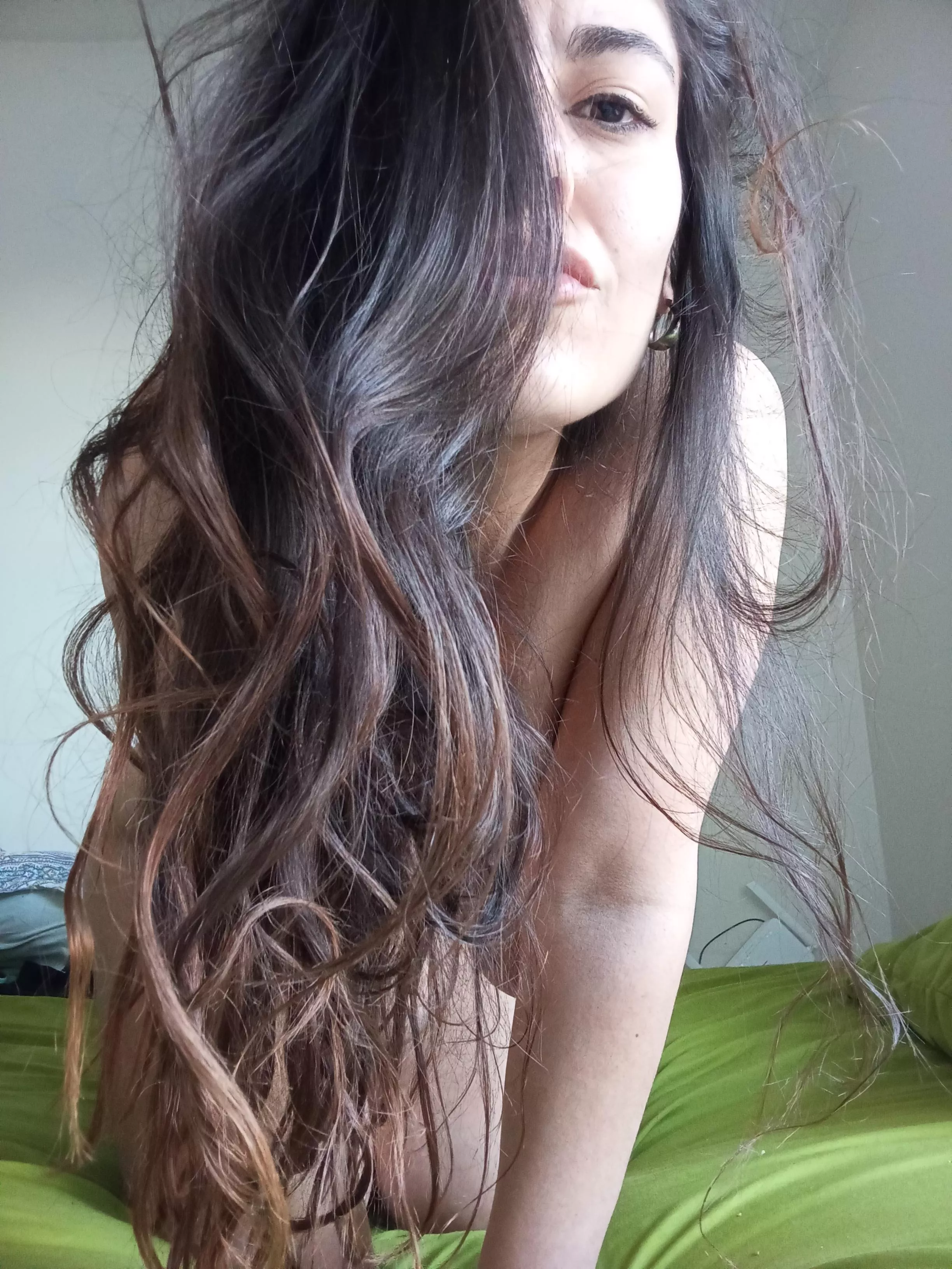 Let's play: guess what my long hair smells like✨