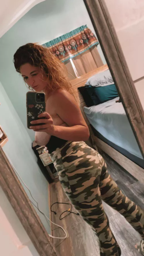 Nothing better than a thick ass in yoga pants 