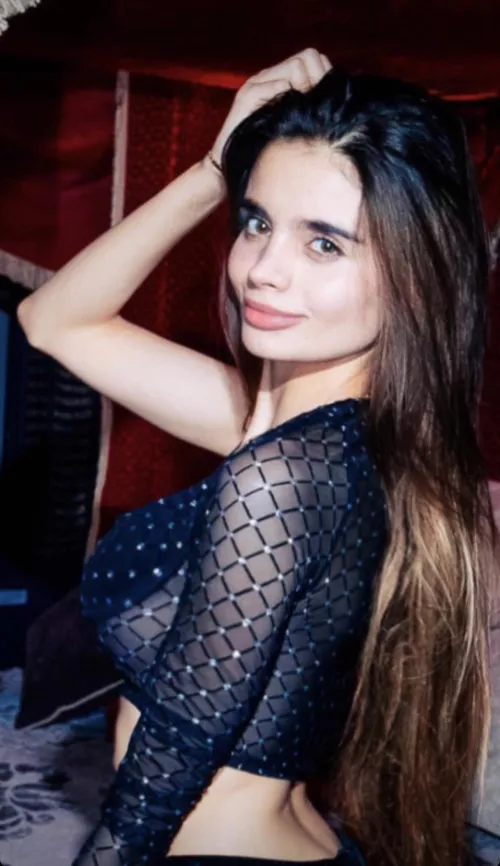 Small waist & arched back