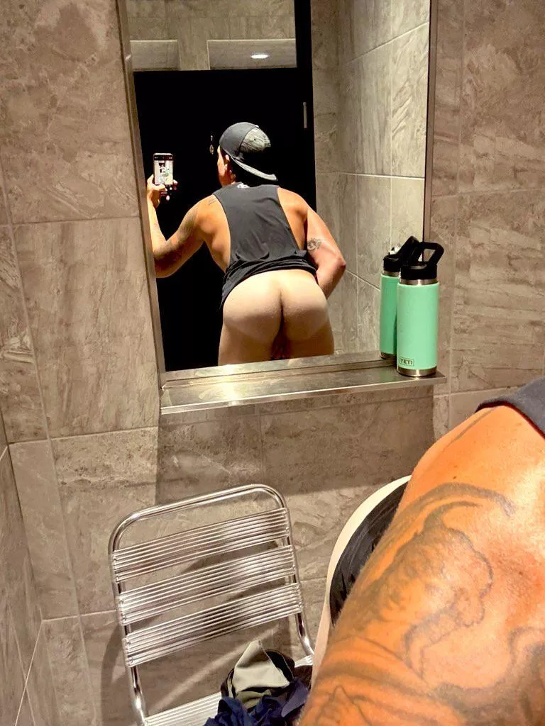 Waiting in the 3rd stall