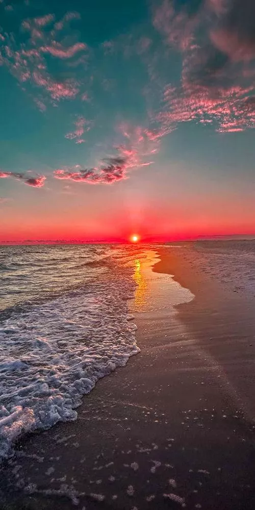 Waves for days and sunshine rays.