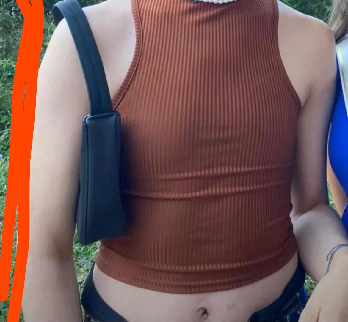 18 yo little femboy looking for handsome and very muscular men. I’m pretty and very fem I promiseee 🥰💕