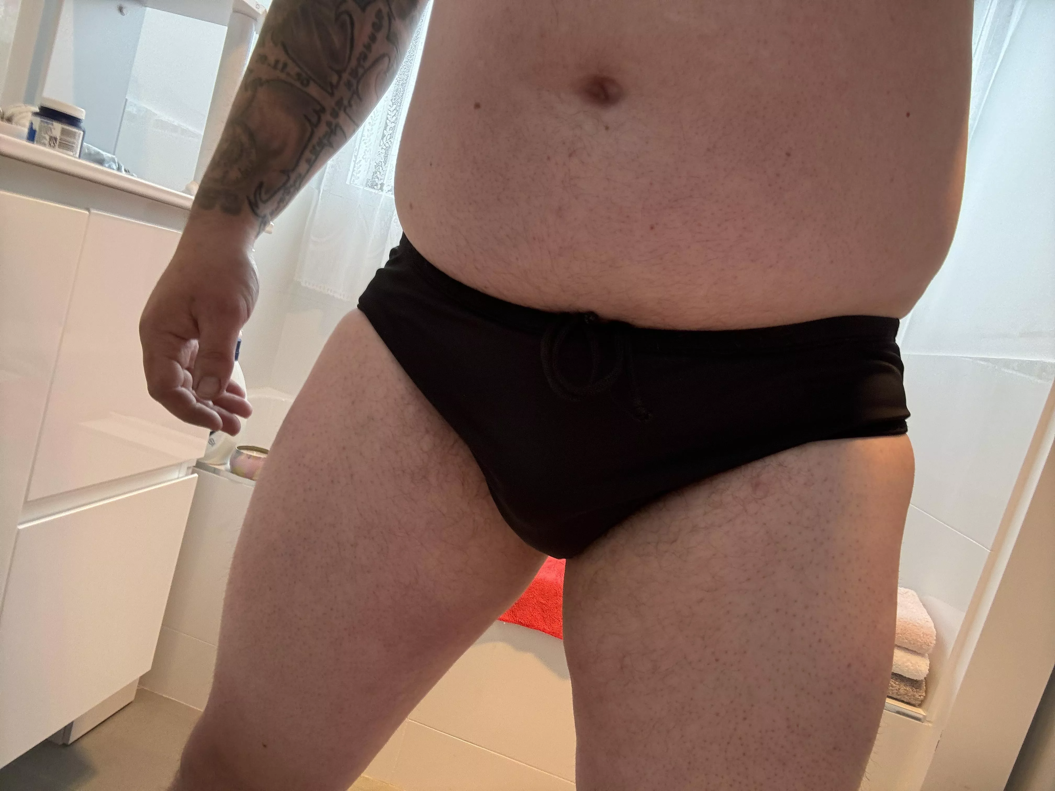 (33) can I wear this at the local swimming pool? 