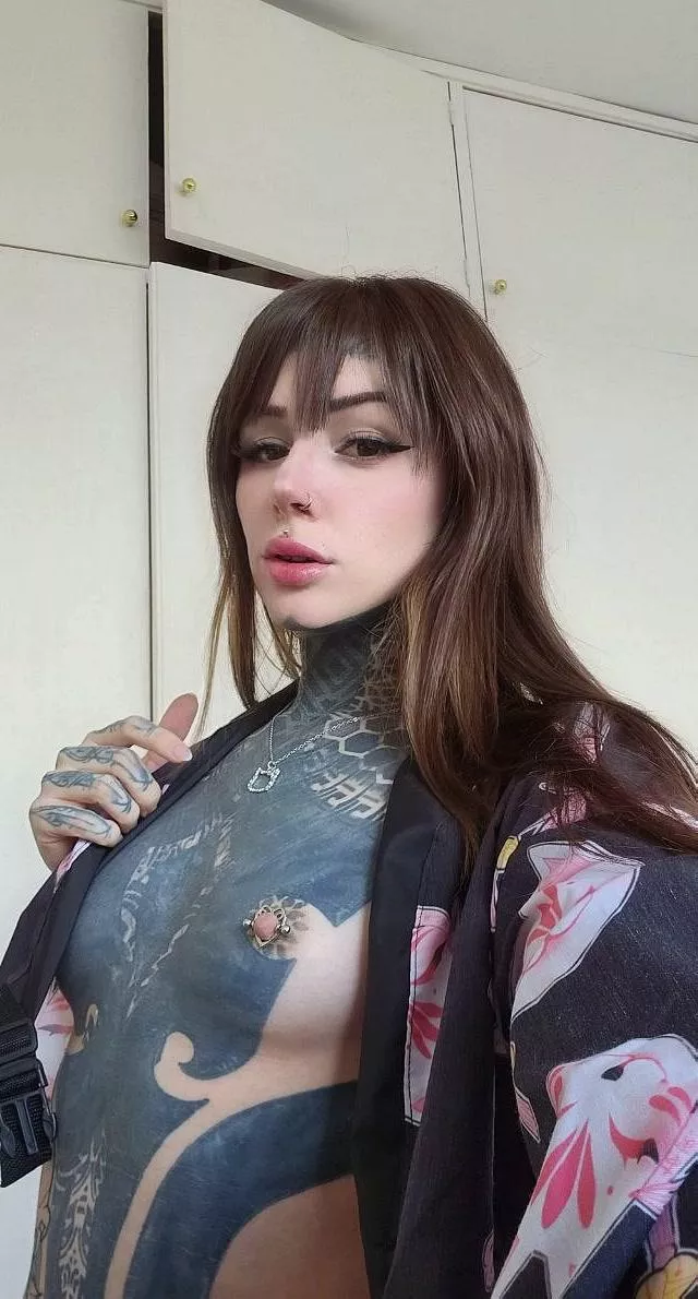 Come play with me daddy, I'm bored