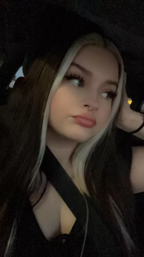 Do any other littles dislike bright colors or is it just me? I feel discouraged :( 