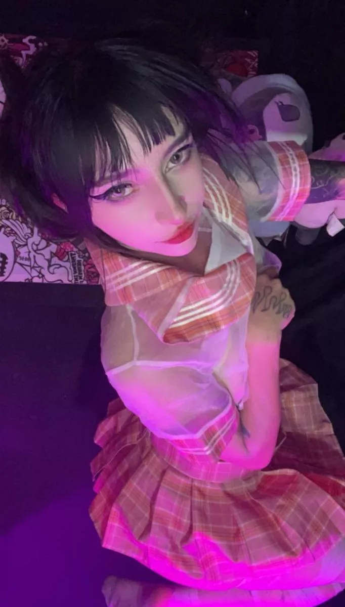 Do I look good in my school skirt? 🤭