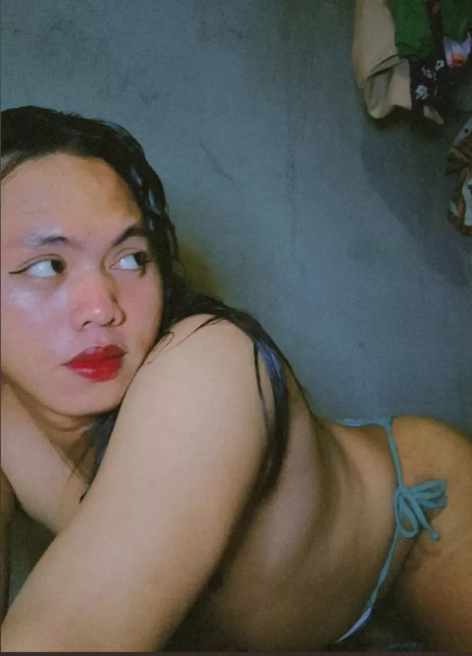 Hi babe I'm fresh from the bath say yes if you want more like this 😉🥴