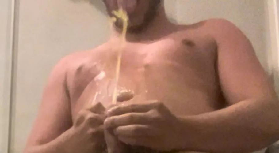 Hmu if you want the vid of me pissing over myself 💦