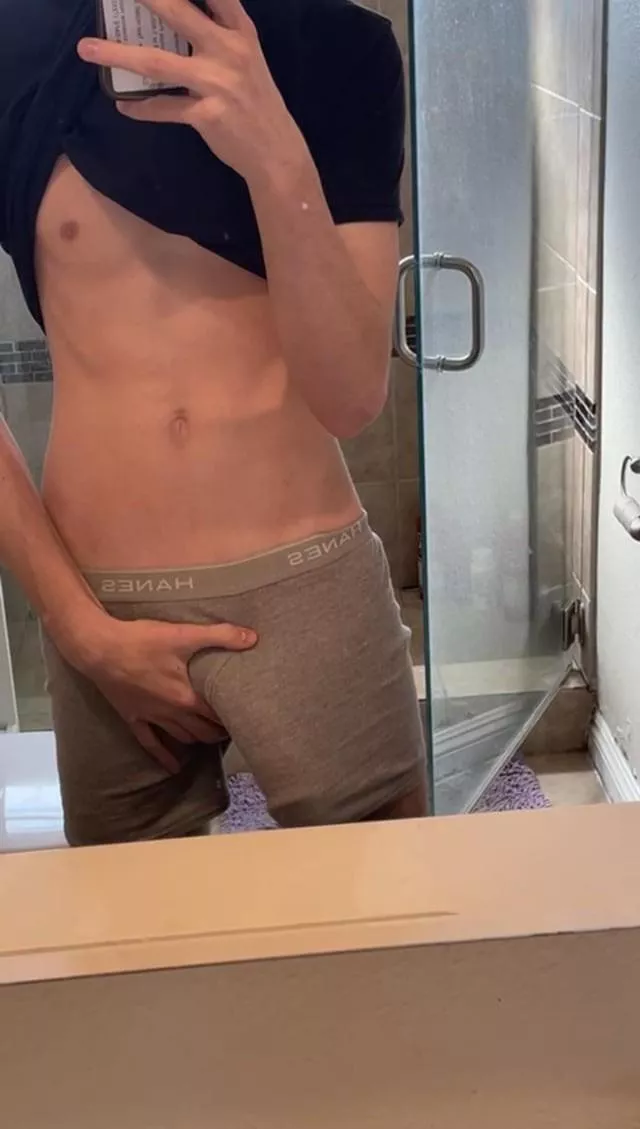 I can’t wear grey at the gym anymore 👀 (19)