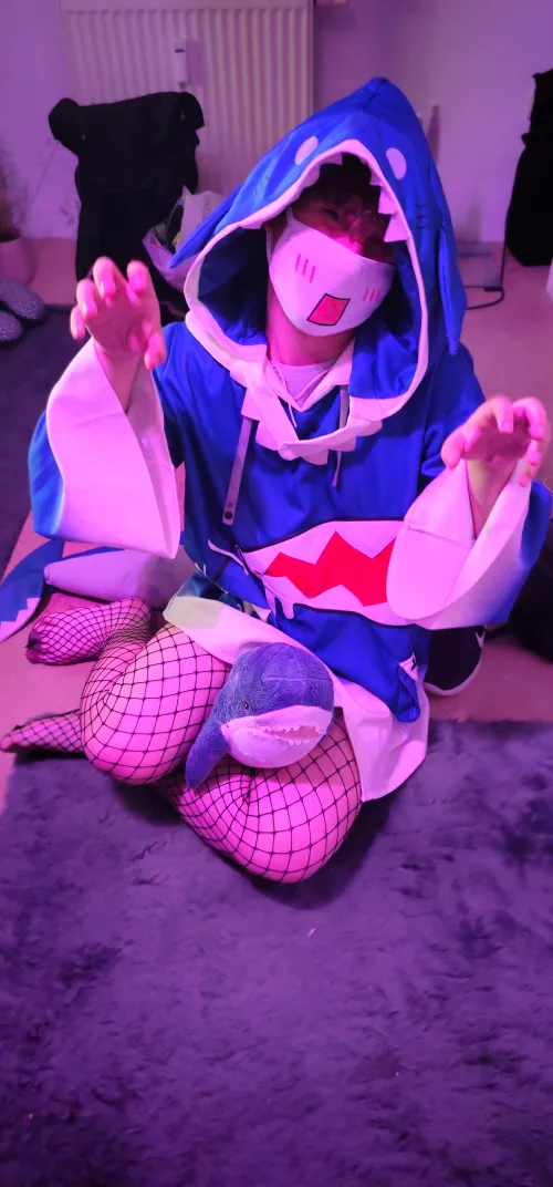 I'm a shark Femboy :0