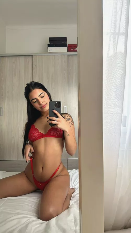 just turned 18 and still a bit shy about my body... do u think im cute