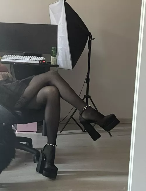 stockings and heels ... one two three and your dick is already hard