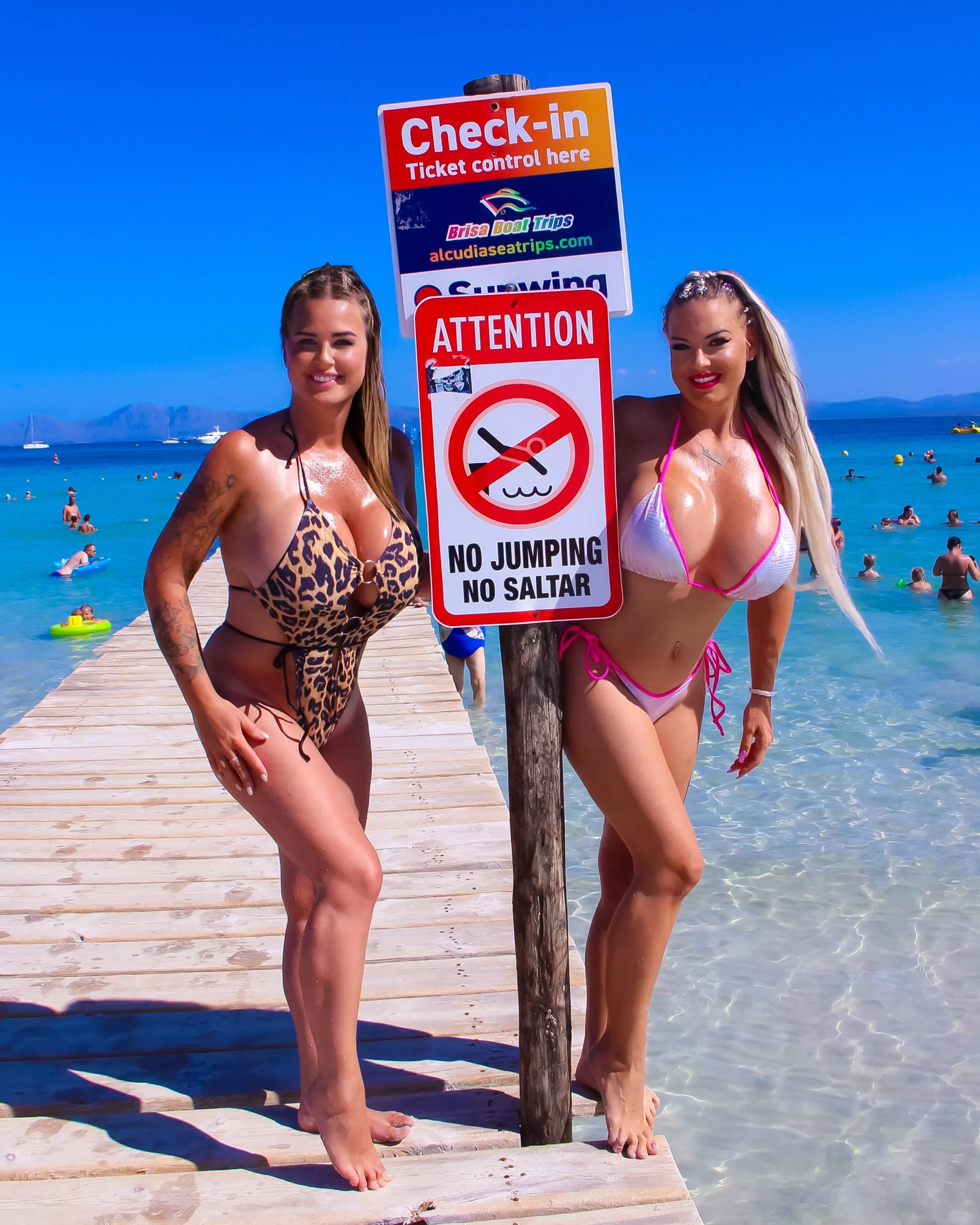 Who is more bimbo, me or my cousin? Part 2. 😎🤔🤷‍♀️