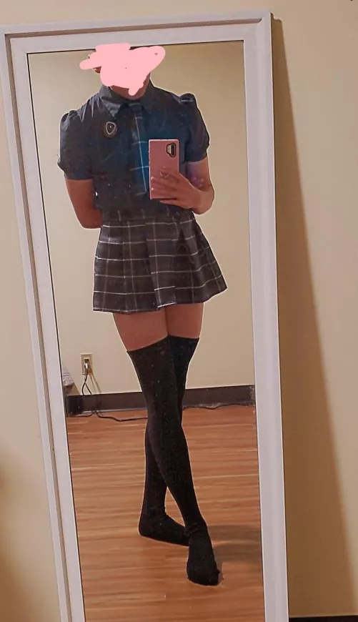 Another skirt picture since the last one was well received!! (＾ω＾) u guys r the best!! ♡