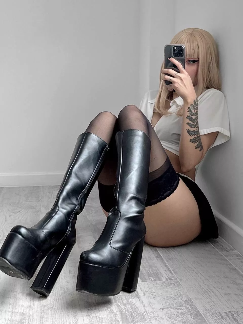 Be a good slave and clean my boots..