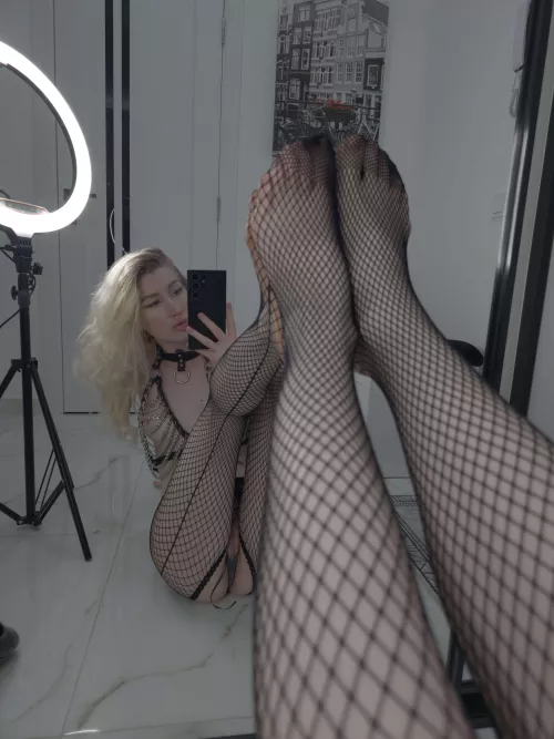 [F] I always feel sexy in fishing nets