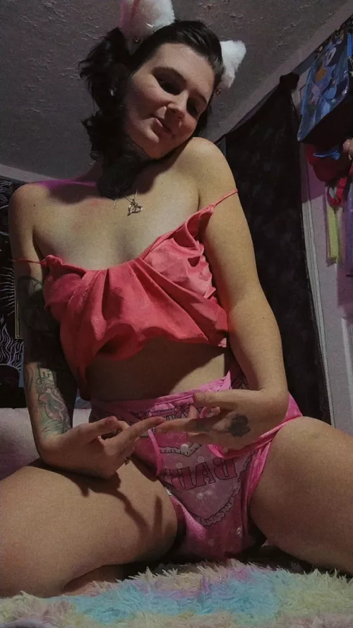 My mommy says Im the most perfect n bewtiful wittle diaper princess 😍 would you agree 👉👈