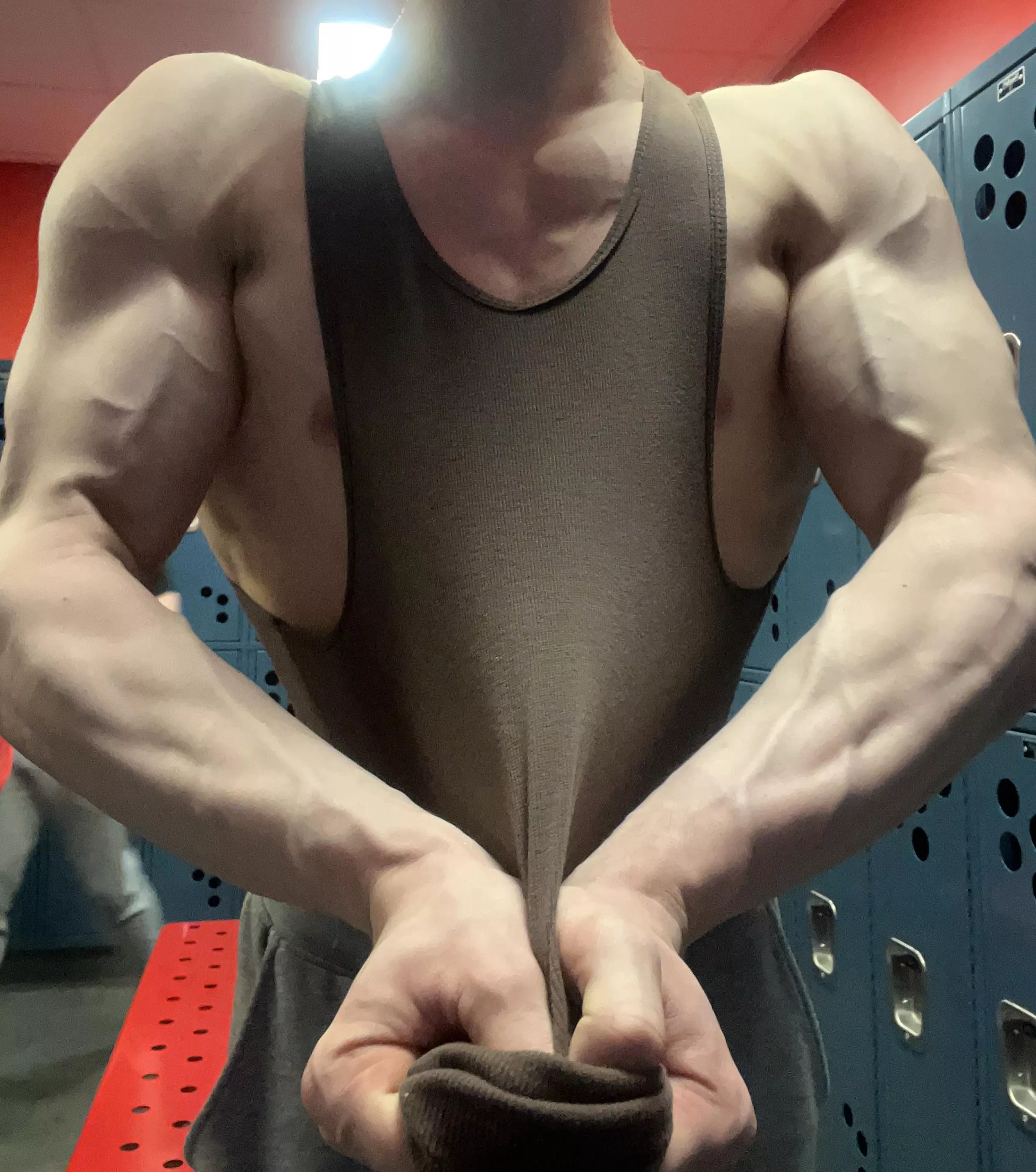 serve this alpha build 💪🏻💦🤑