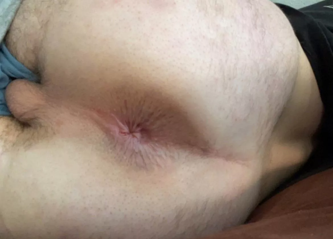 [19] who wants too breed me? ;)