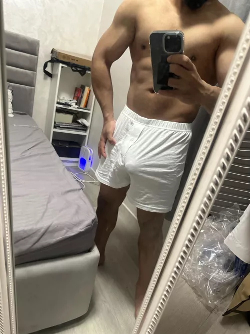 (31) who thinks i have something big down there