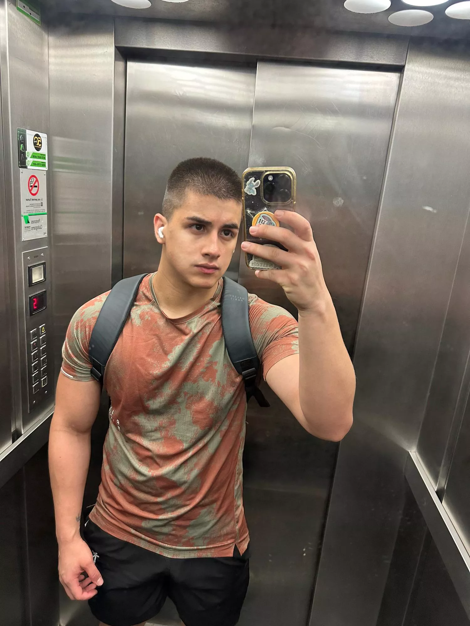elevator selfie 🤳 