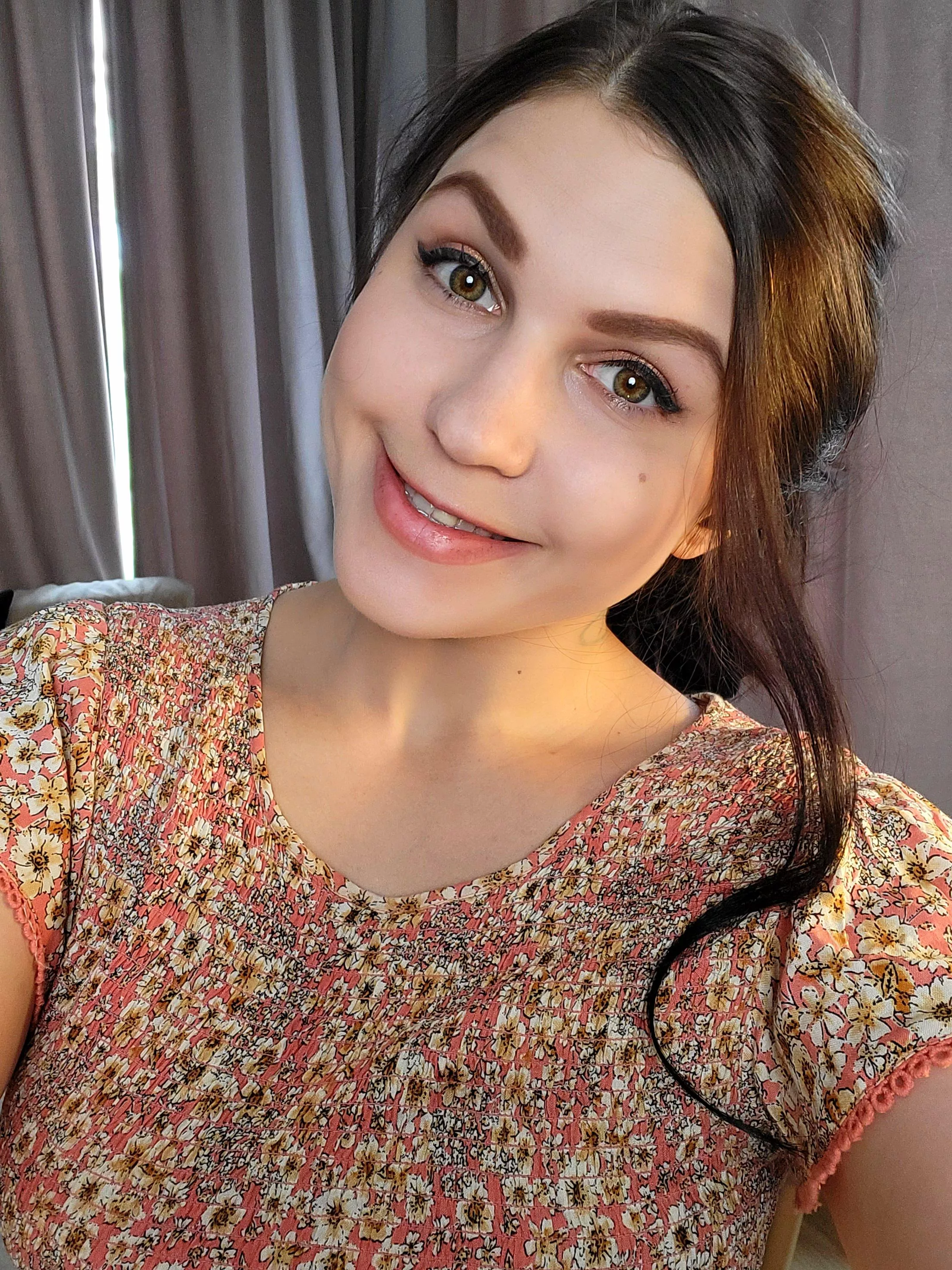 Heyy let's have some fun together on @chaturbate 😙[Tiny_hat] 