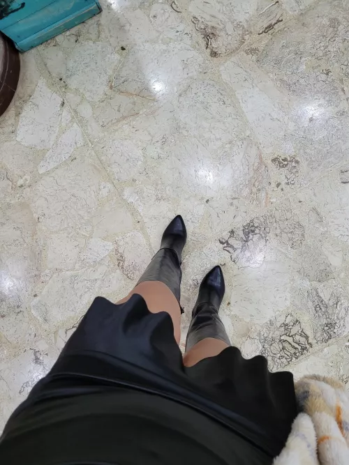 I would like the floor to be your chest 😈