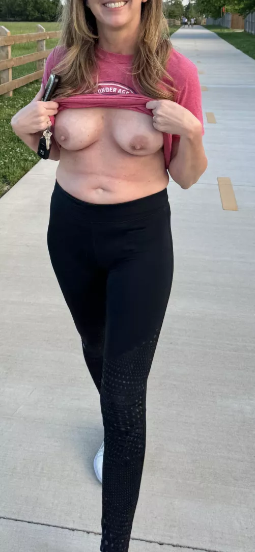 If you seen me out like this would you say hello? 🤭